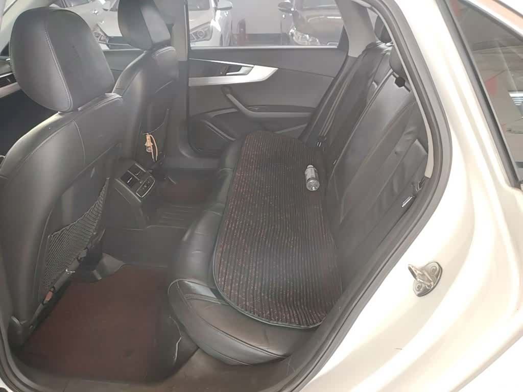 Audi A4L, 2018 17