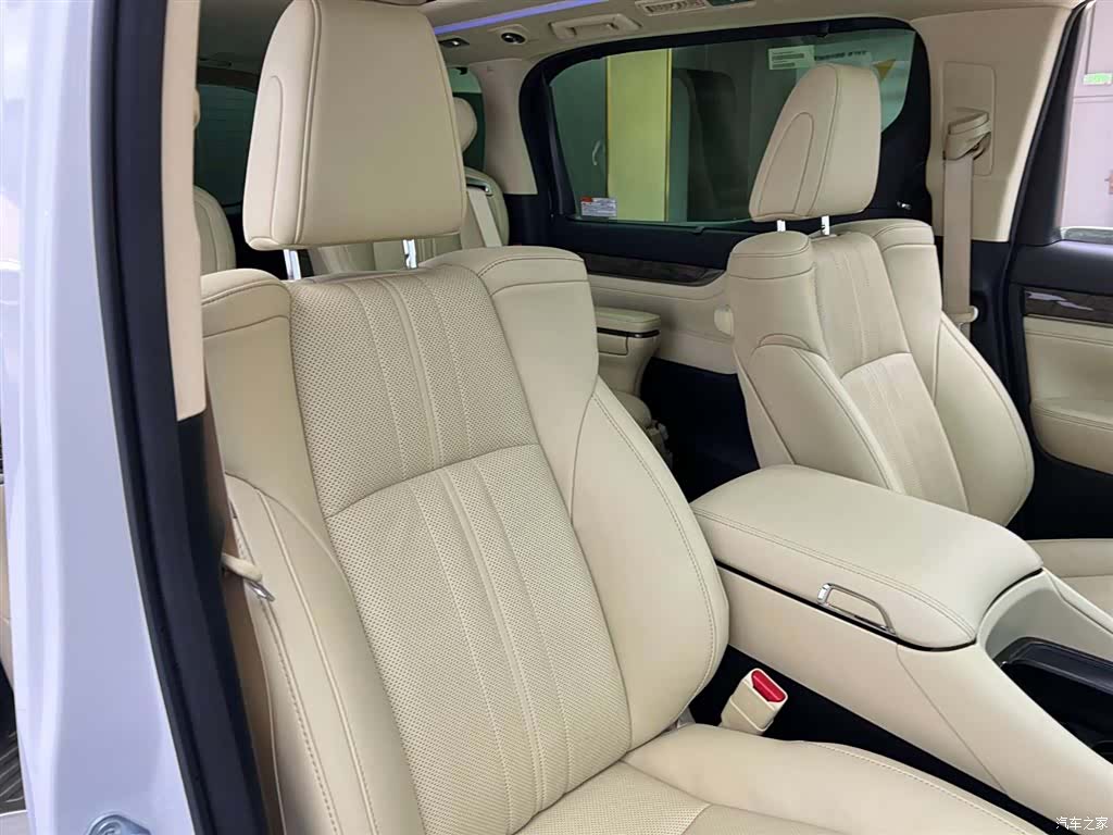 Toyota Alphard, 2022 18