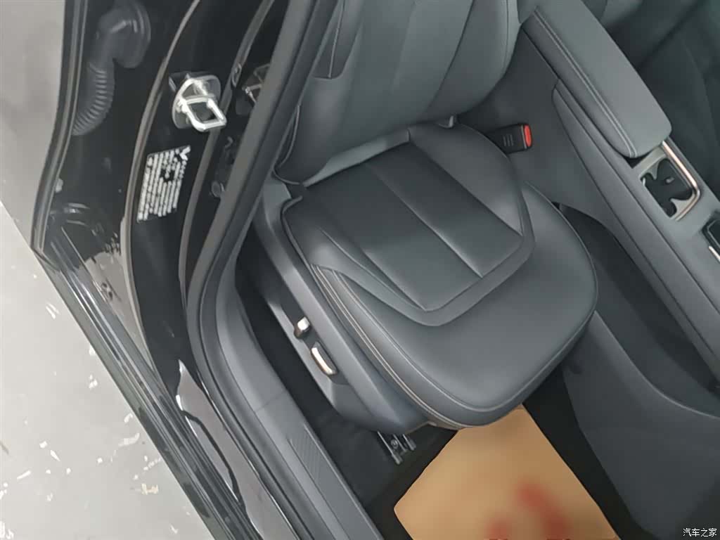 Wuling Starlight, 2025 25