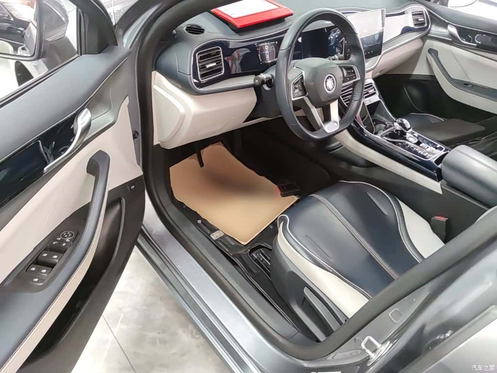 BYD Qin, 2022 16