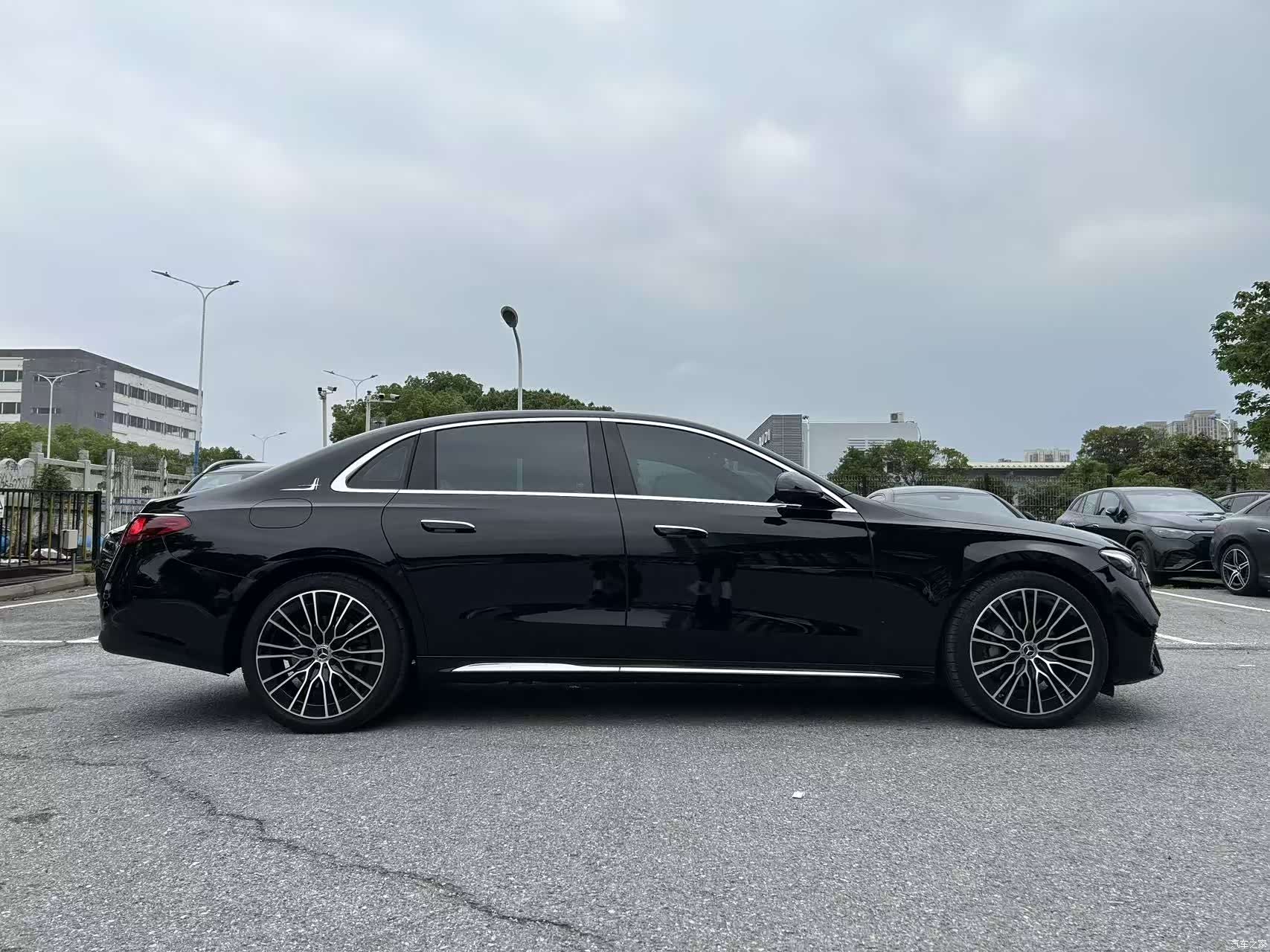 Mercedes-Benz E-Class, 2025 4