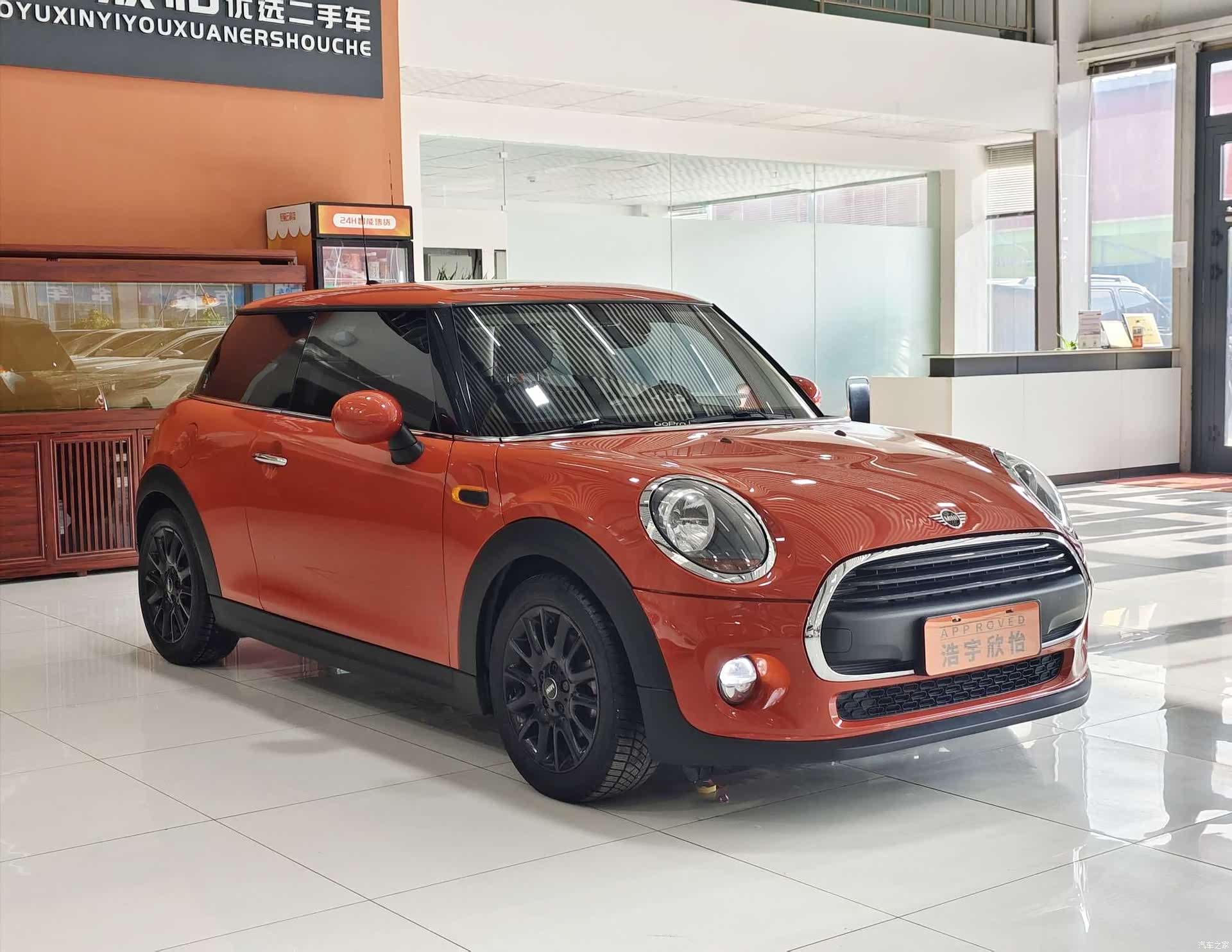 Mini ONE, 2019 3
