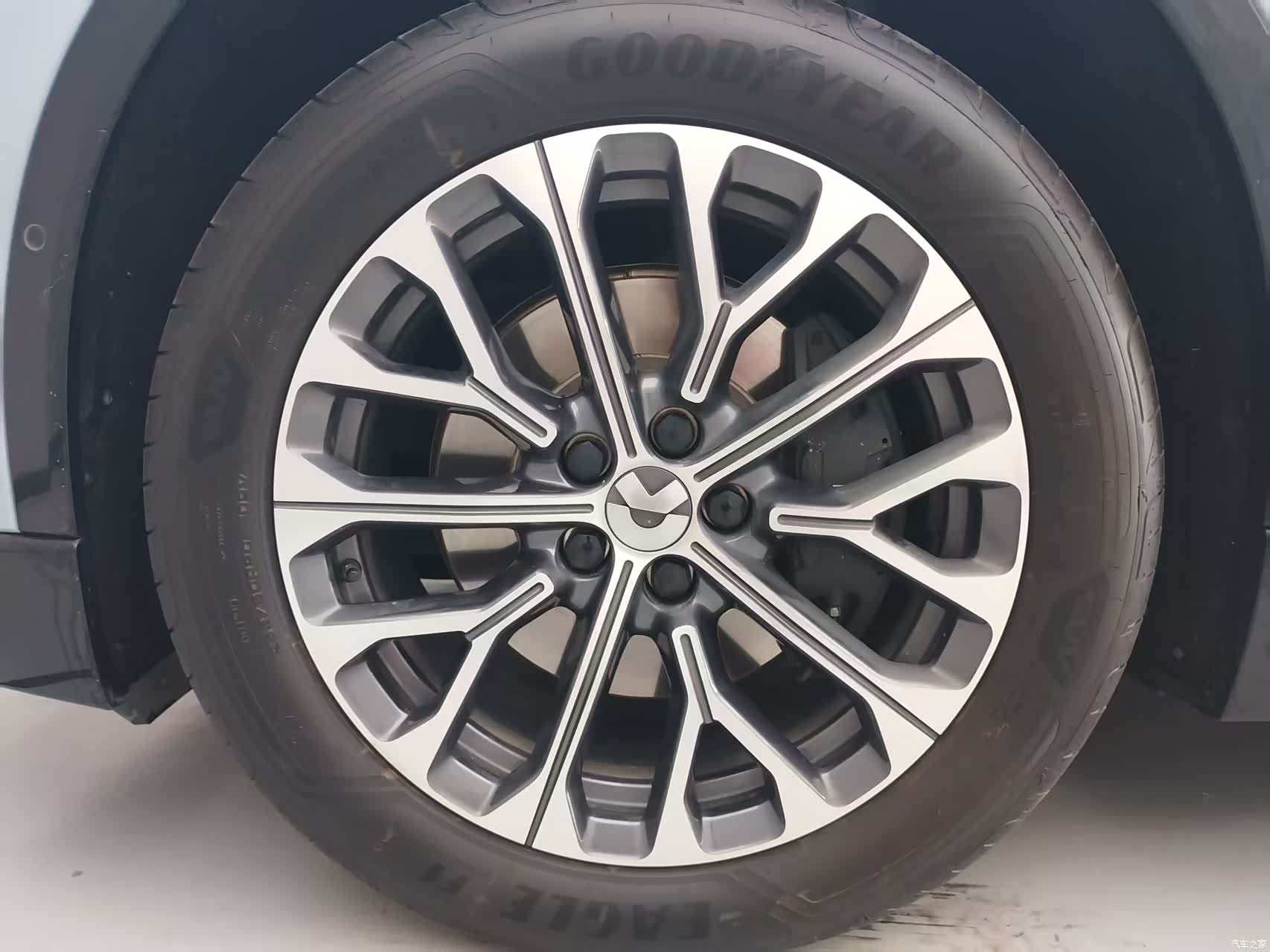 NIO ES6, 2025 10
