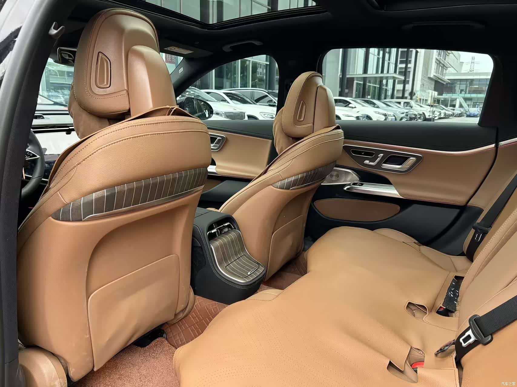 Mercedes-Benz E-Class, 2025 12