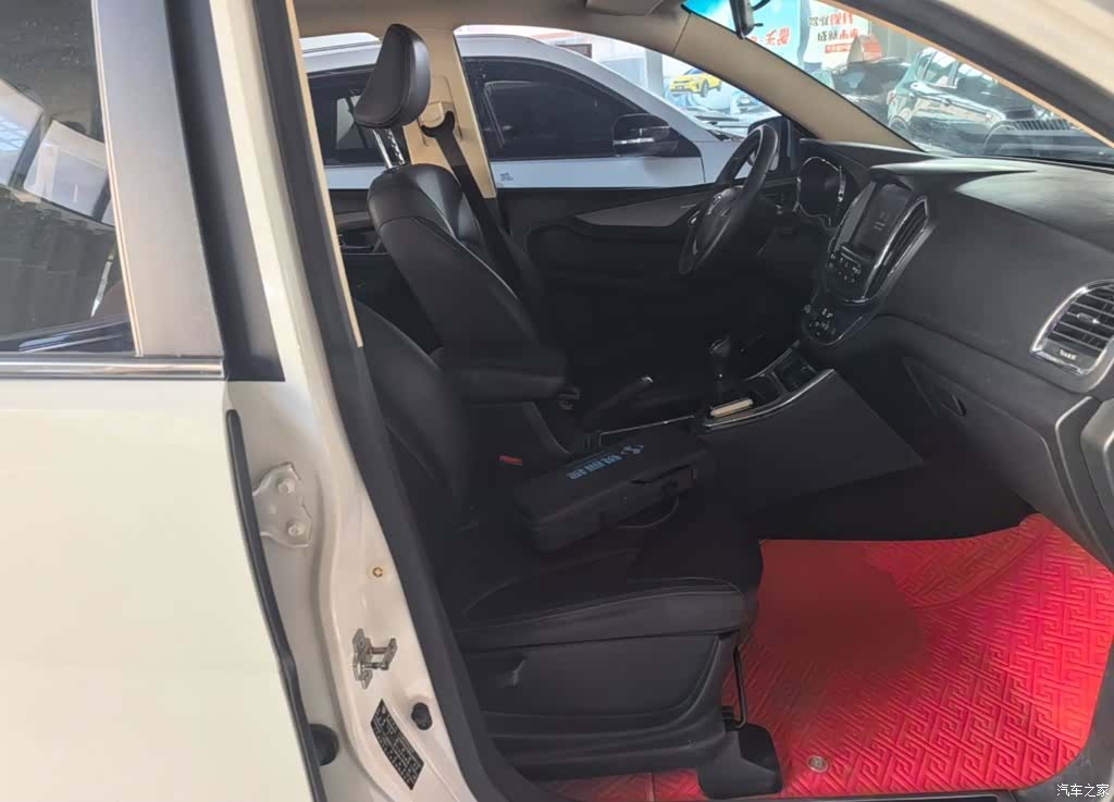 Wuling 560, 2016 25