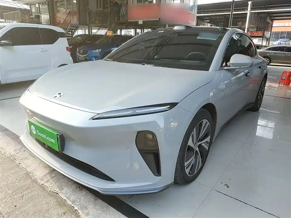 NIO ET5