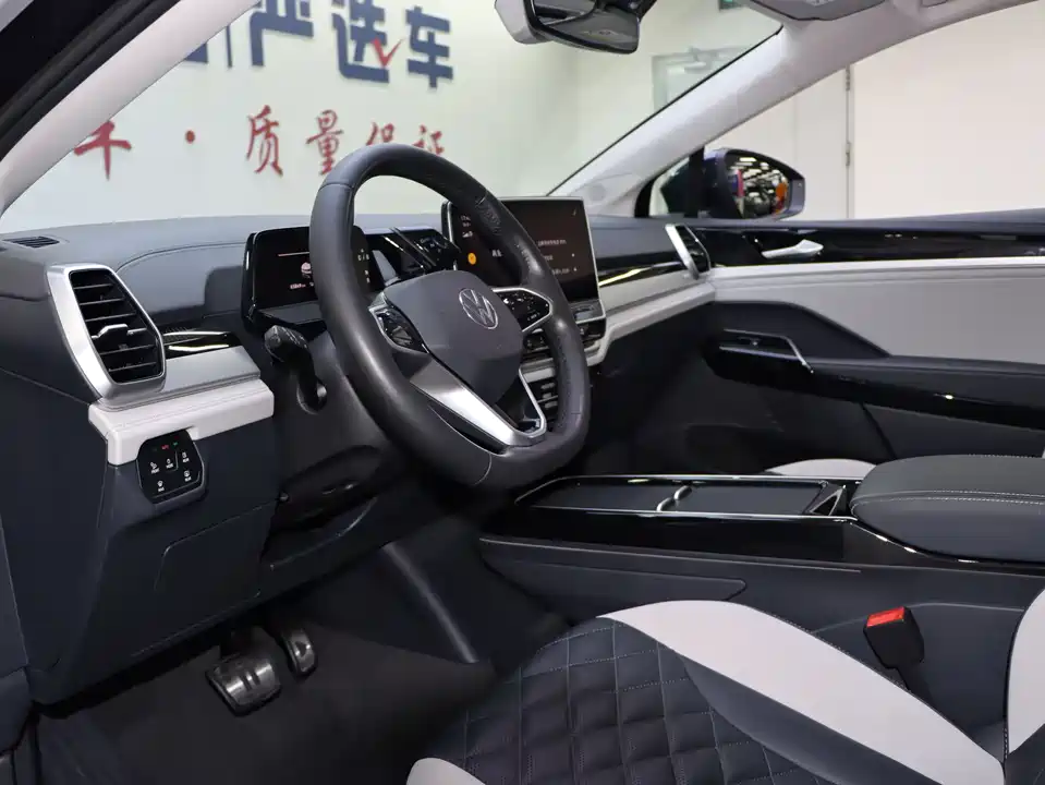 Volkswagen ID.6 CROZZ