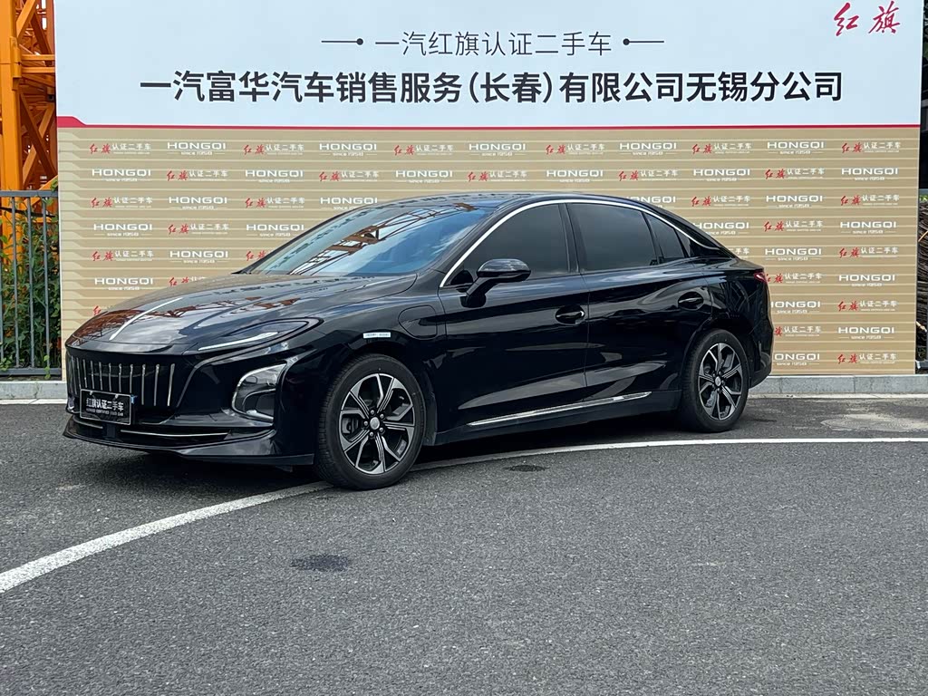 Hongqi E-QM5