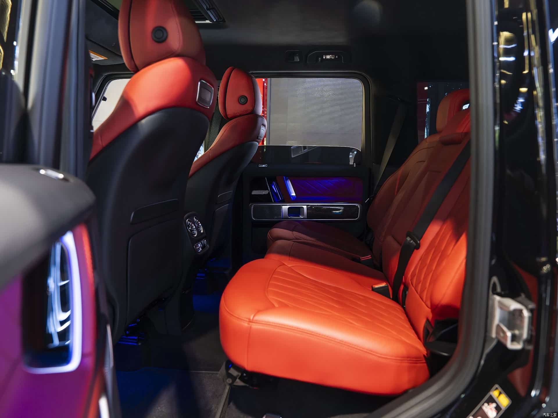 Mercedes-Benz G-Class, 2024 28