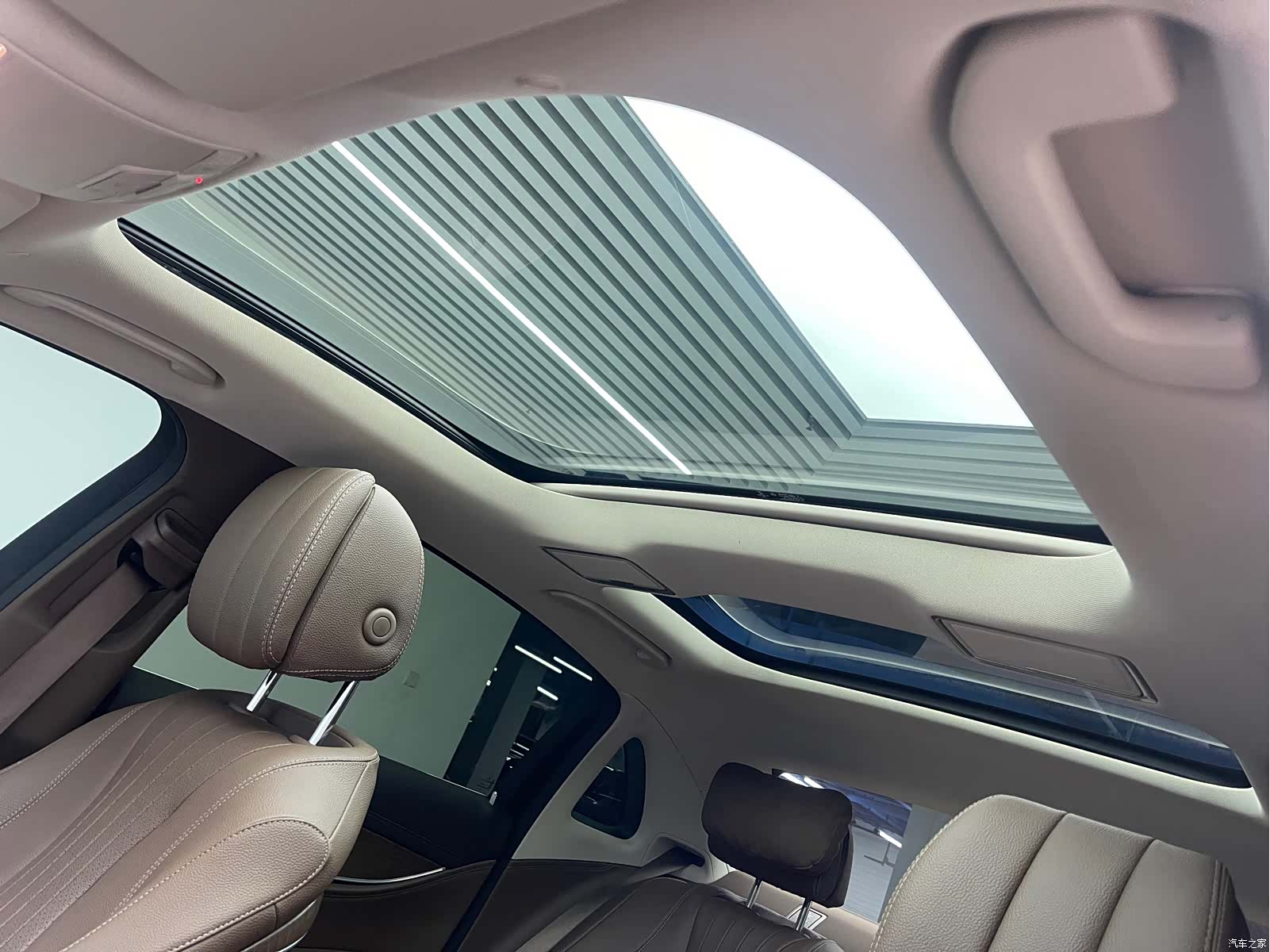 Mercedes-Benz E-Class, 2019 14