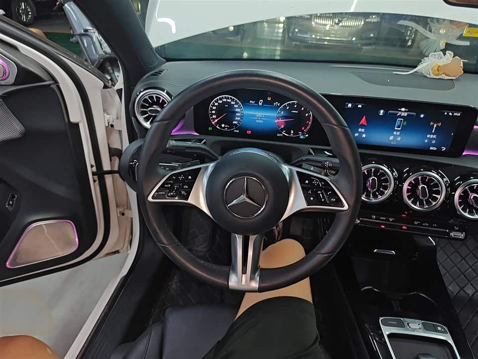 Mercedes-Benz Class A Mercedes-Benz Class A