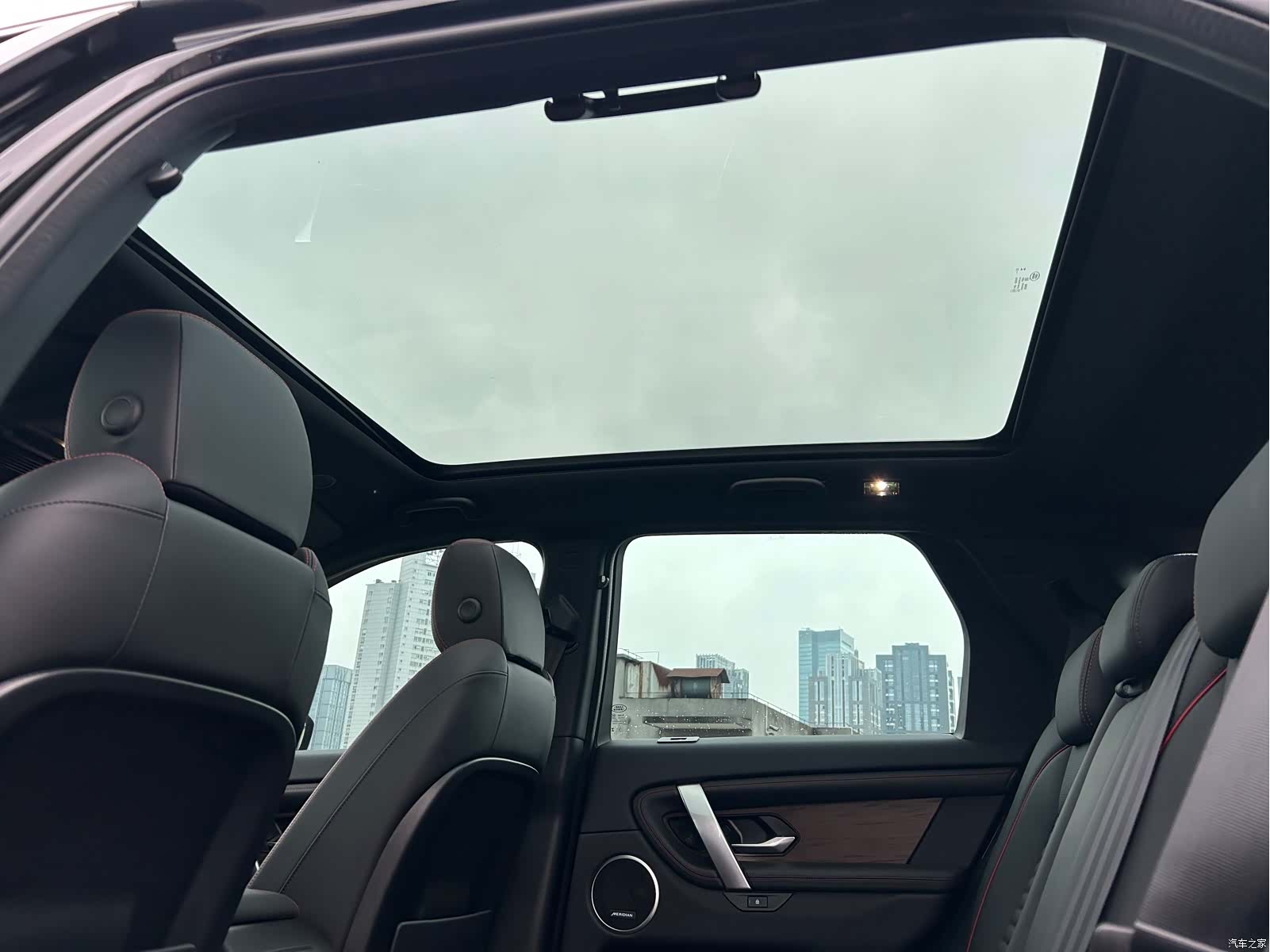 Land Rover Discovery, 2023 12