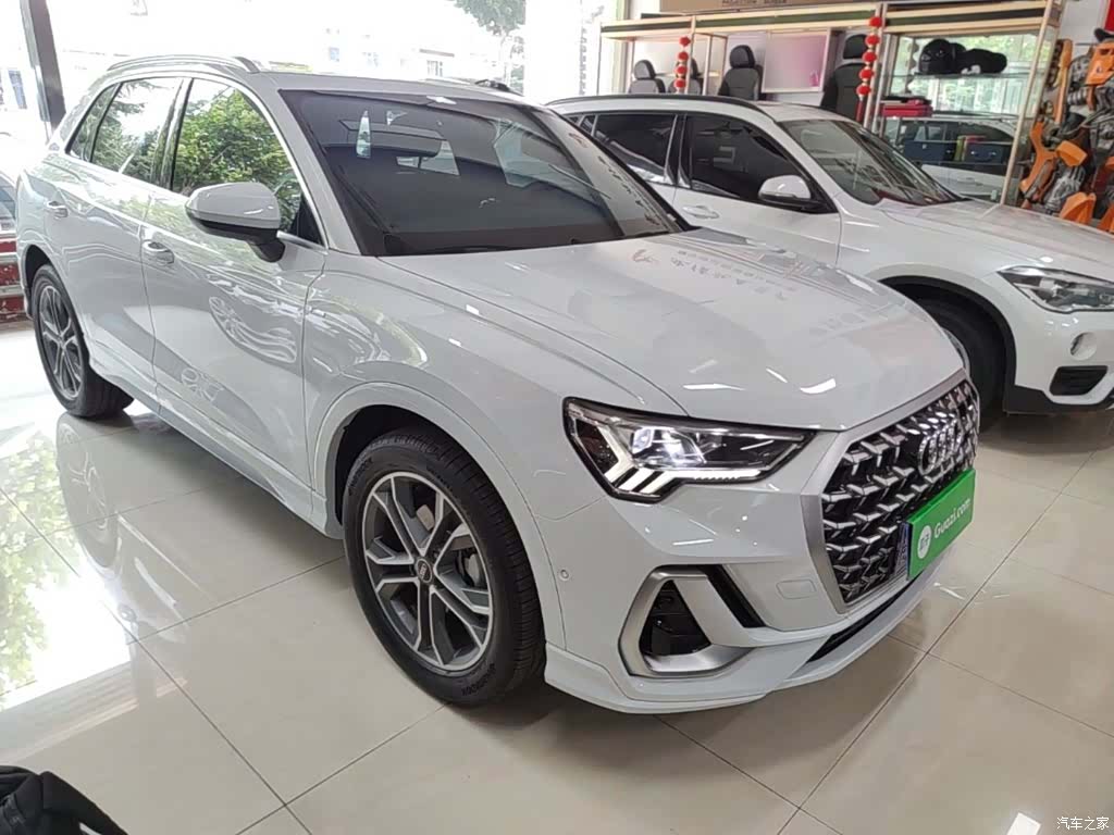 Audi Q3, 2025 4