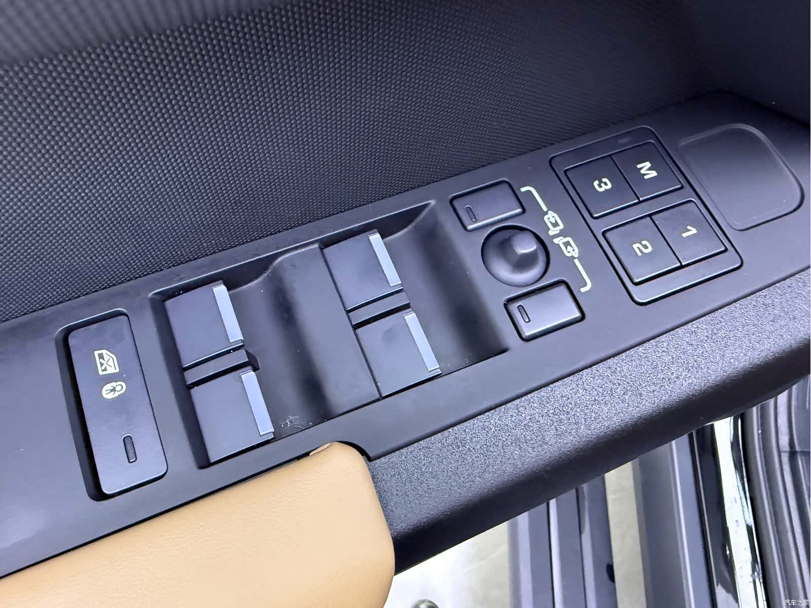 Land Rover Defender, 2026 18