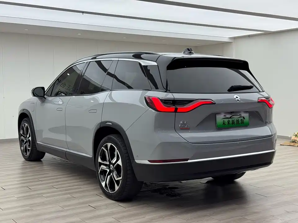 NIO ES8