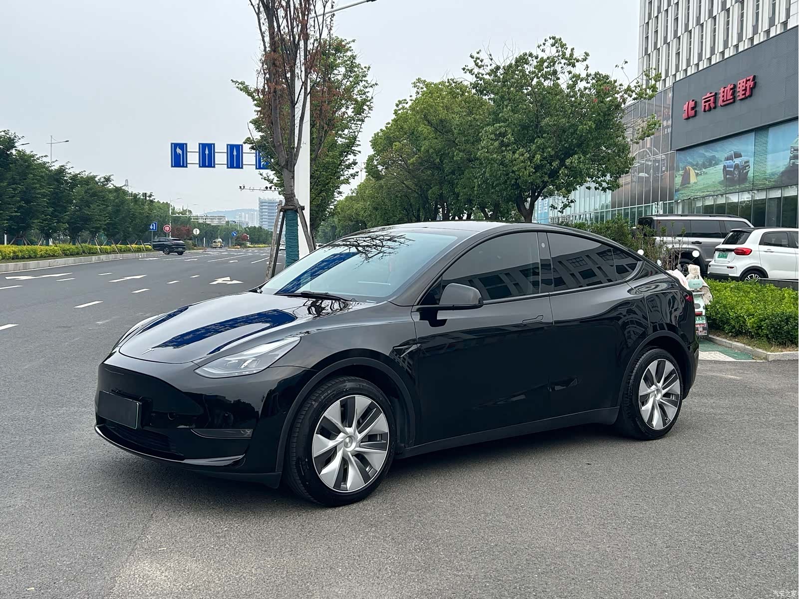 Tesla Model Y, 2022 1