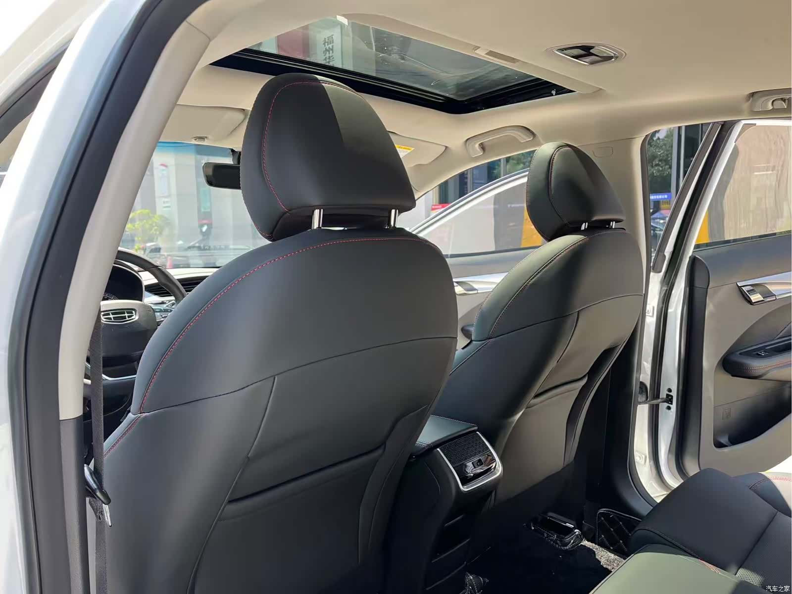 Geely Binray, 2020 15