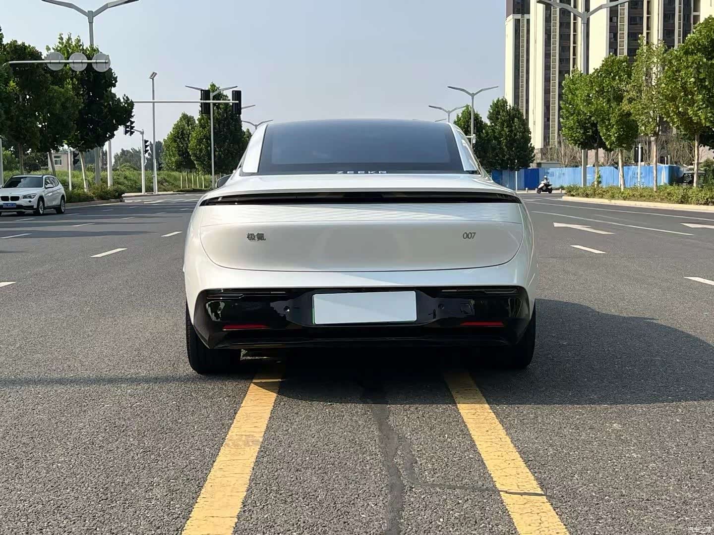 Zeekr 007, 2025 8