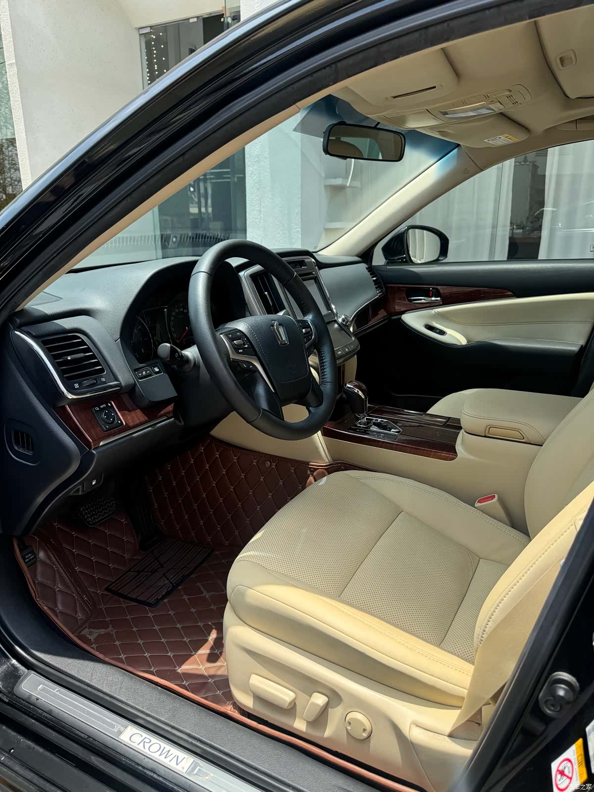 Toyota Crown, 2016 6