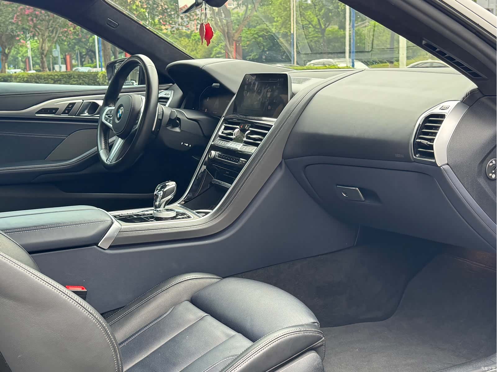 BMW 8 Series, 2022 10