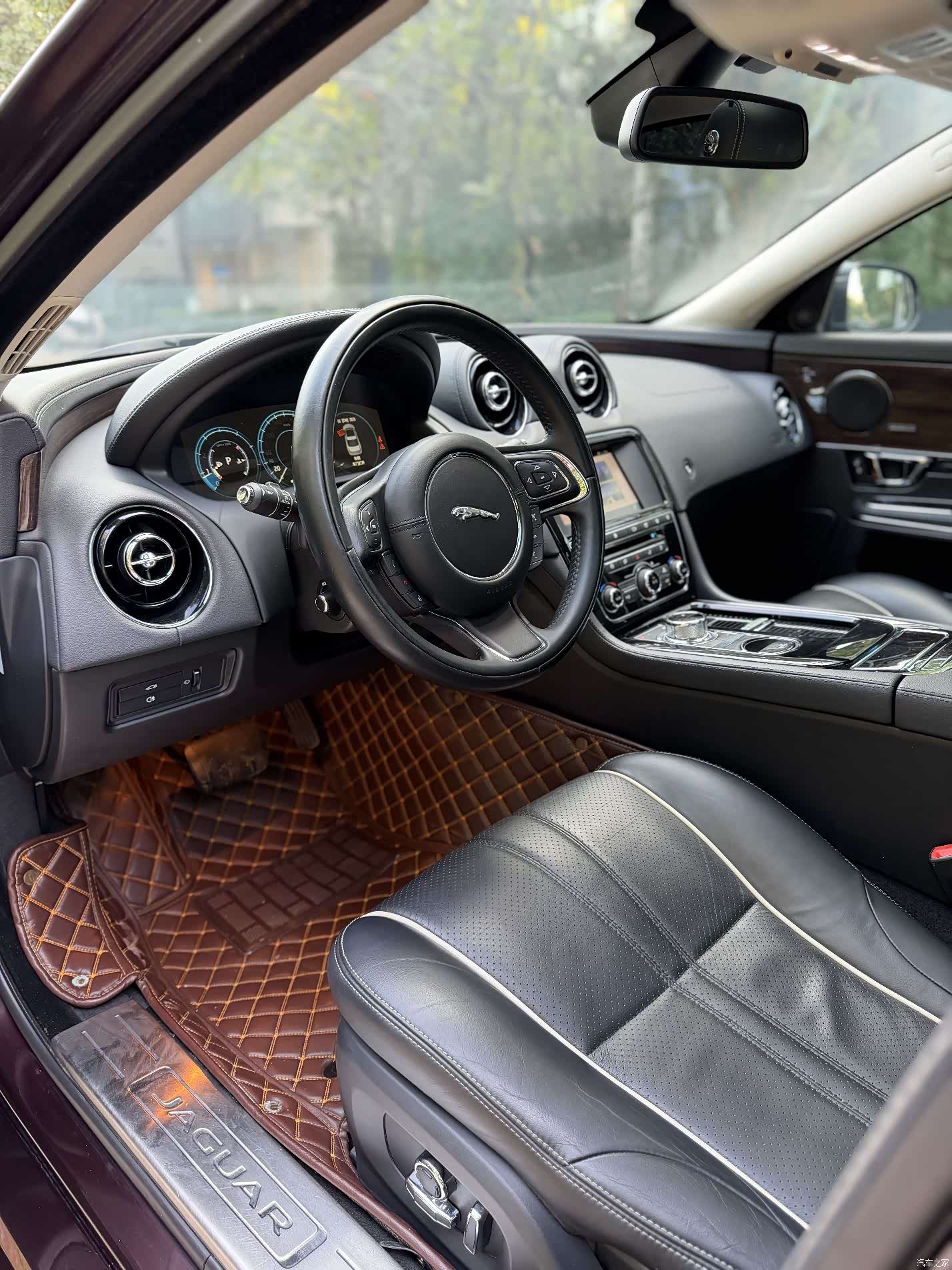 Jaguar XJ, 2017 12