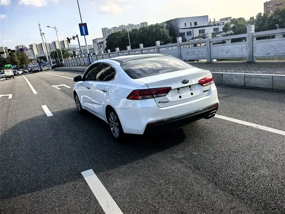 Kia K4