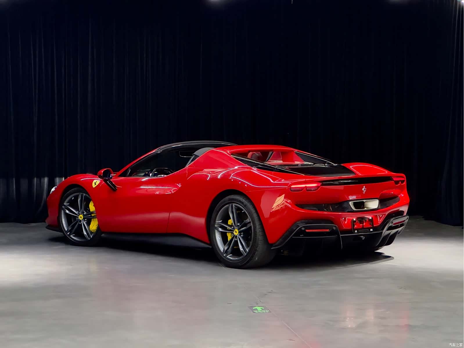 Ferrari 296, 2024 6