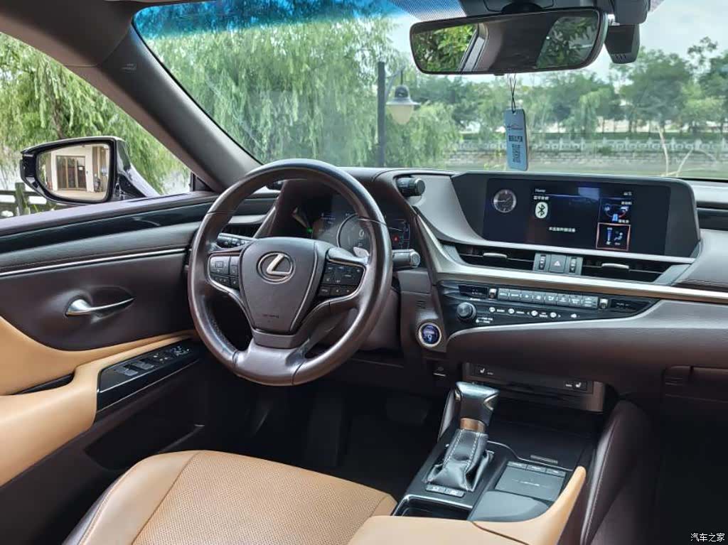 Lexus ES, 2020 все фото