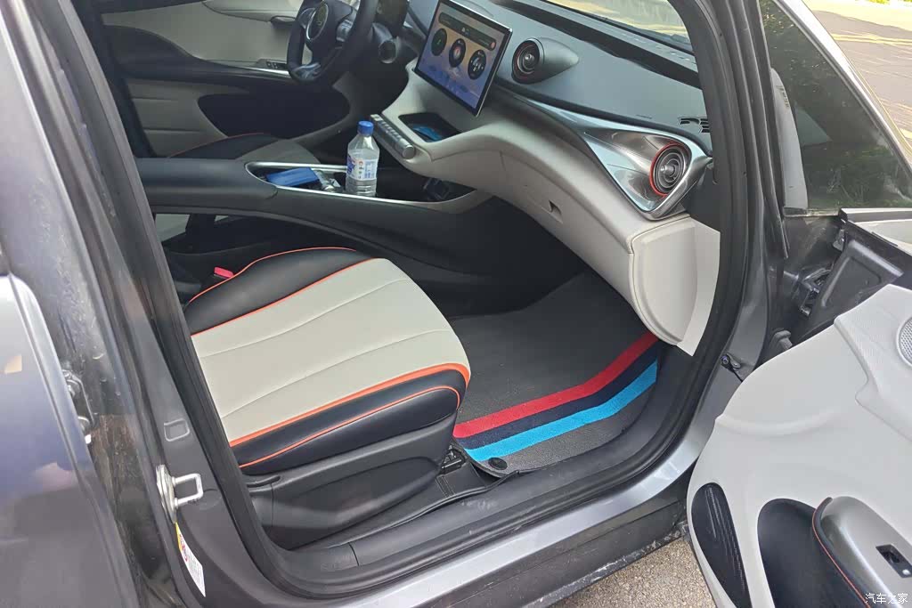 BYD Dolphin, 2022 8
