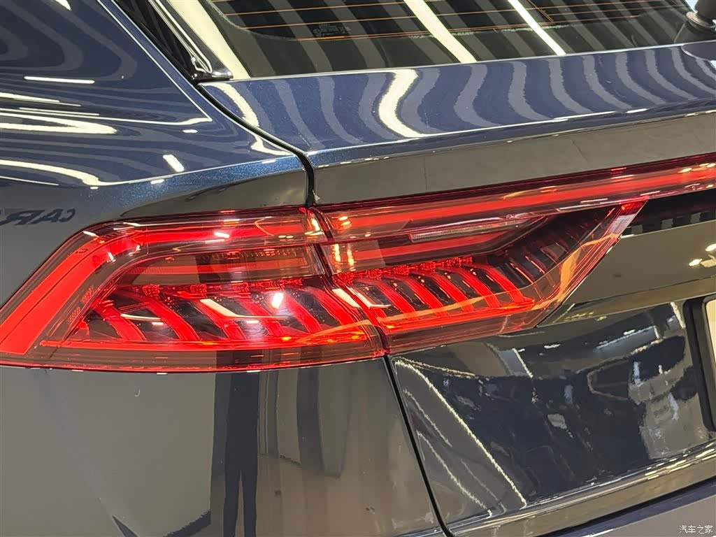 Audi Q8, 2024 9
