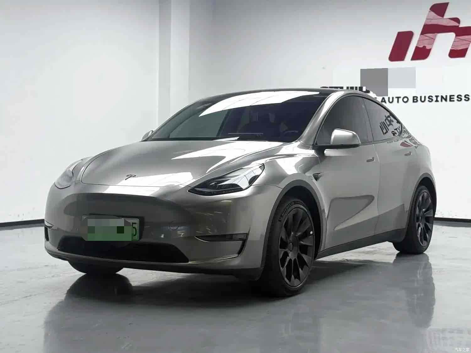 Tesla Model Y, 2023 1