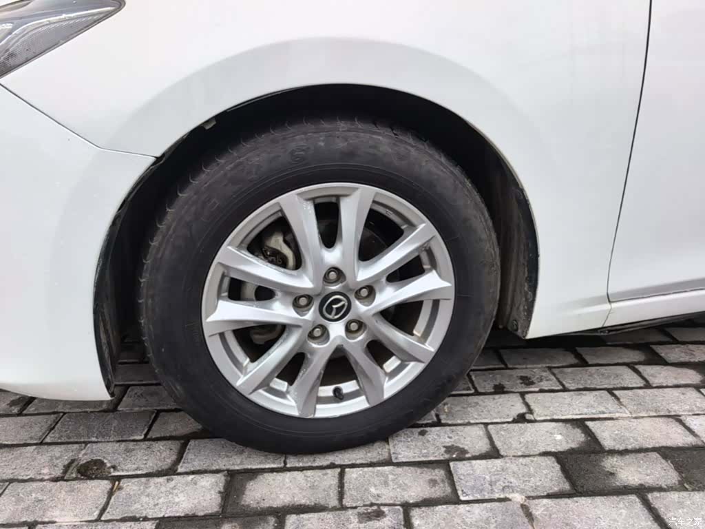 Mazda Mazda3, 2015 23
