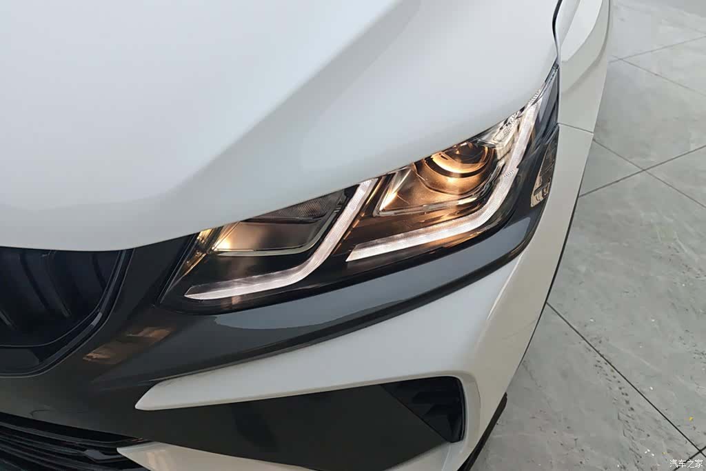 Geely Coolray, 2025 все фото