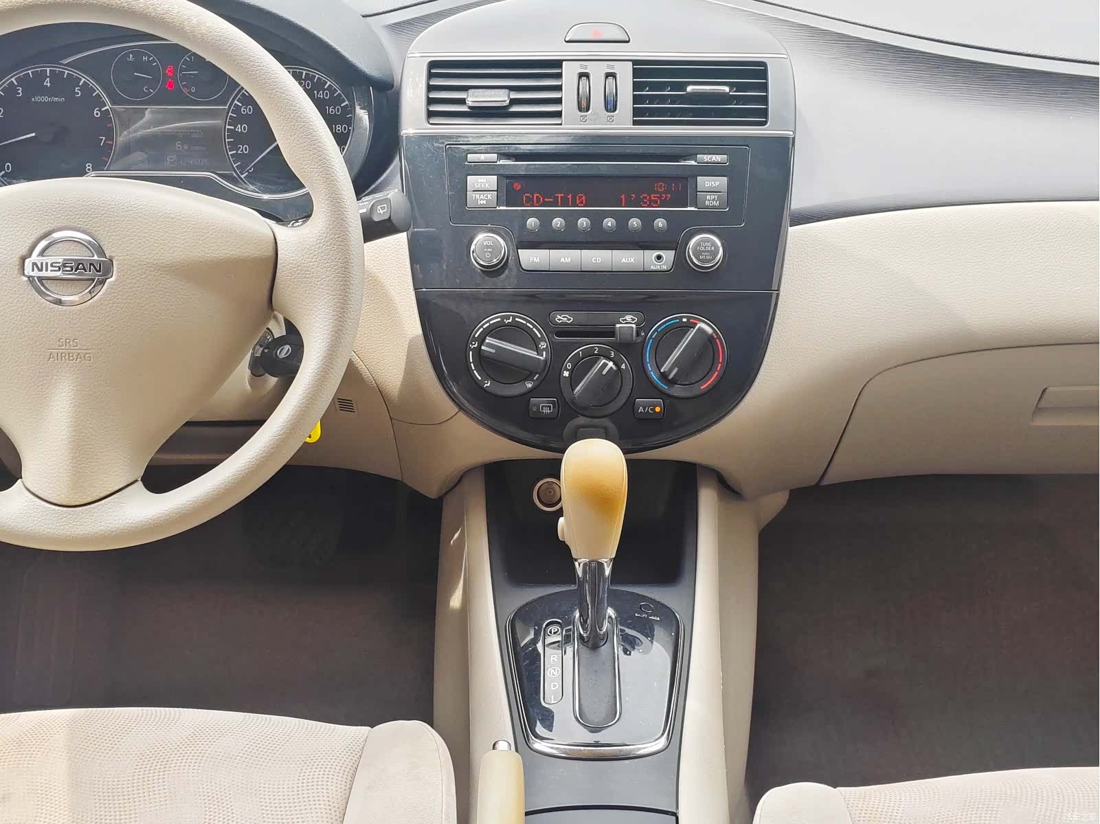 Nissan Tiida, 2012 16