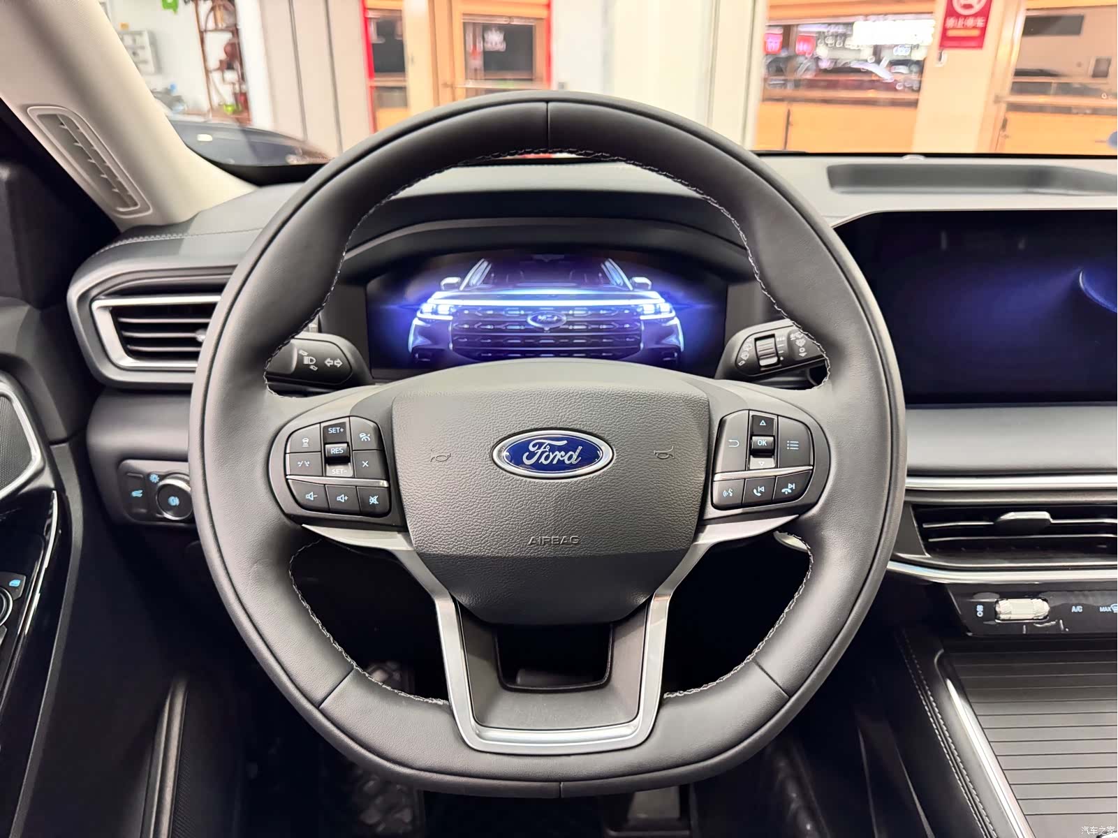 Ford Explorer, 2025 9