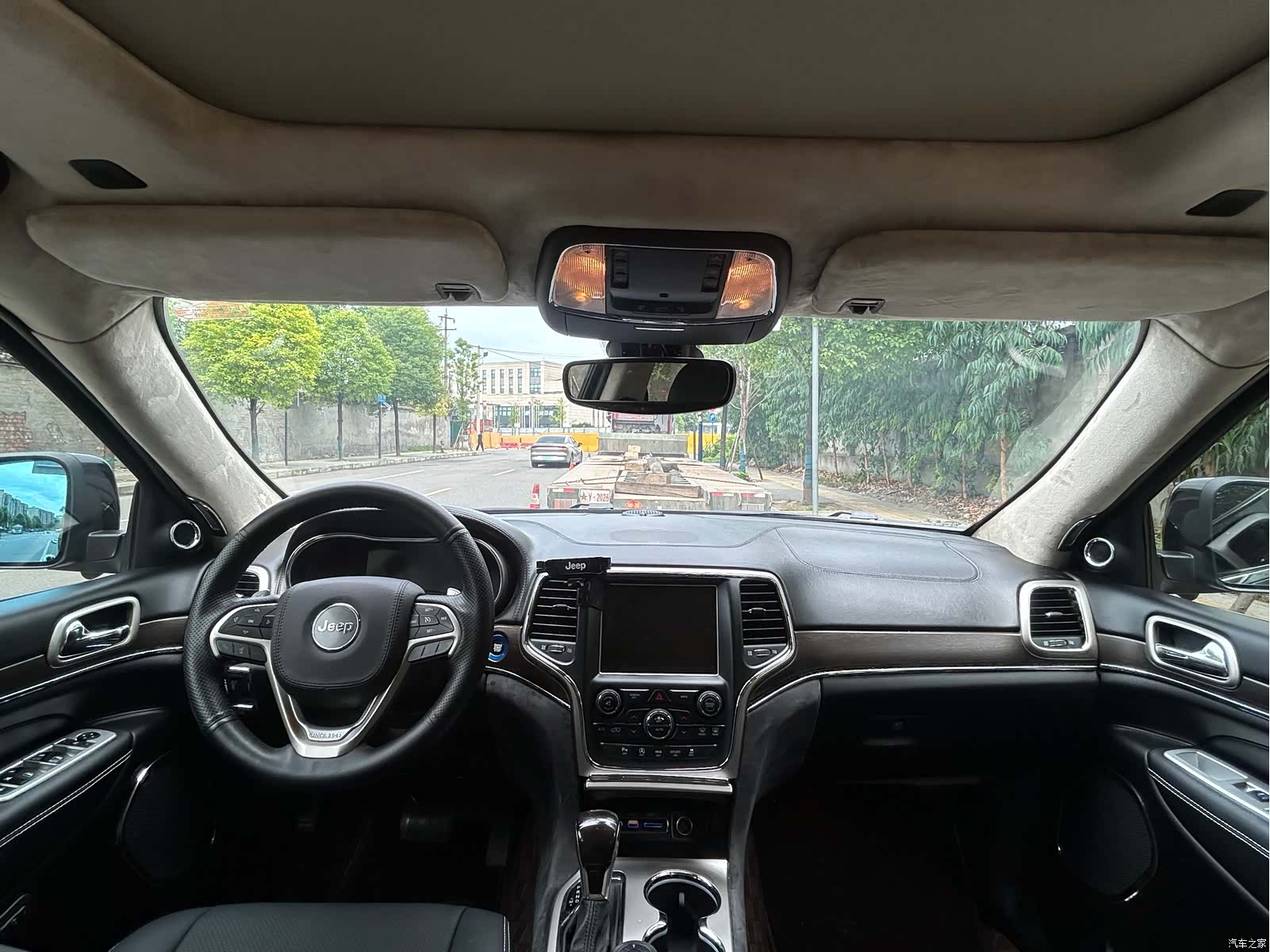 Jeep Grand Cherokee, 2018 11