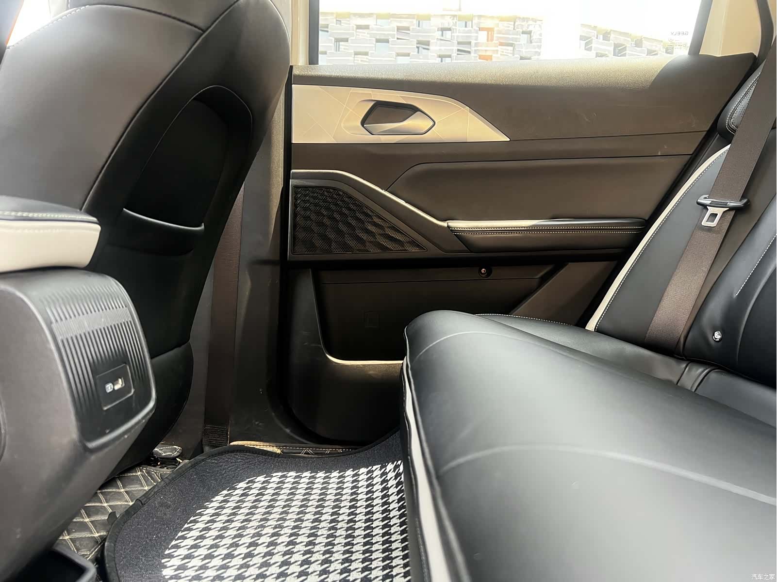 Geely E, 2022 29