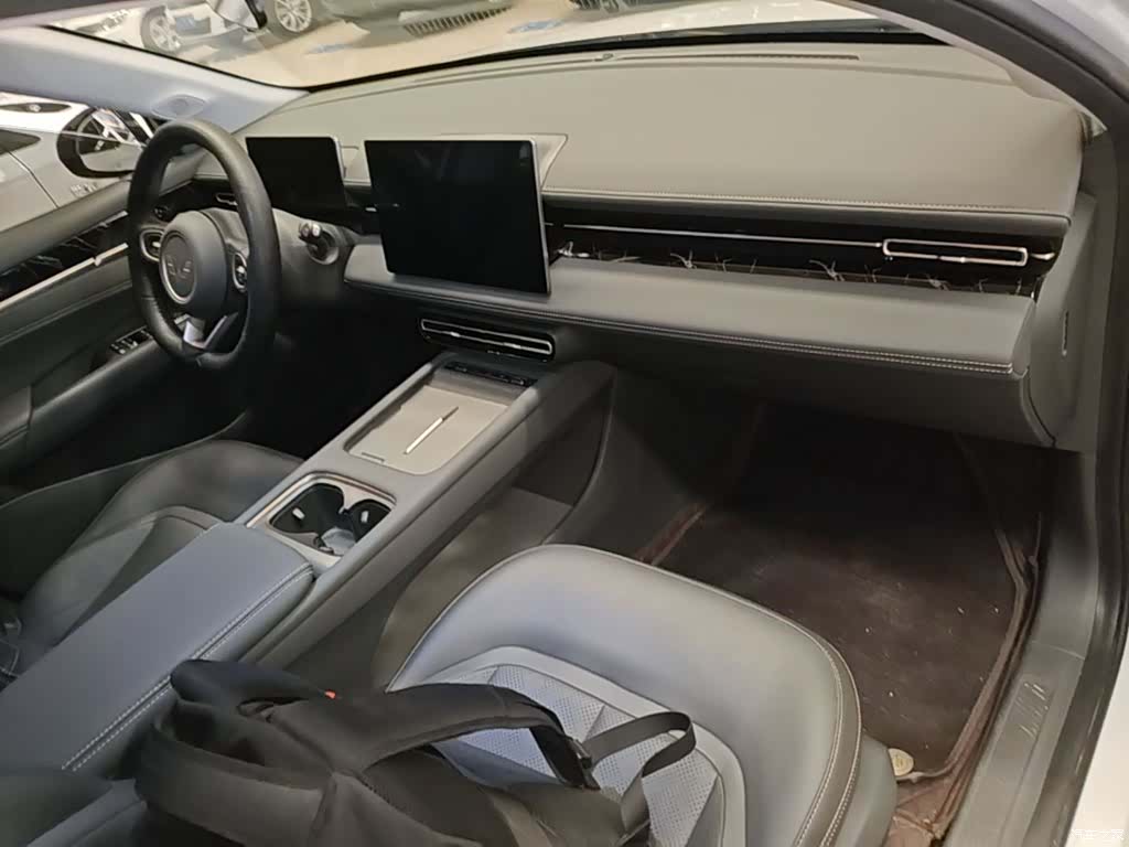 Wuling Starlight, 2025 10