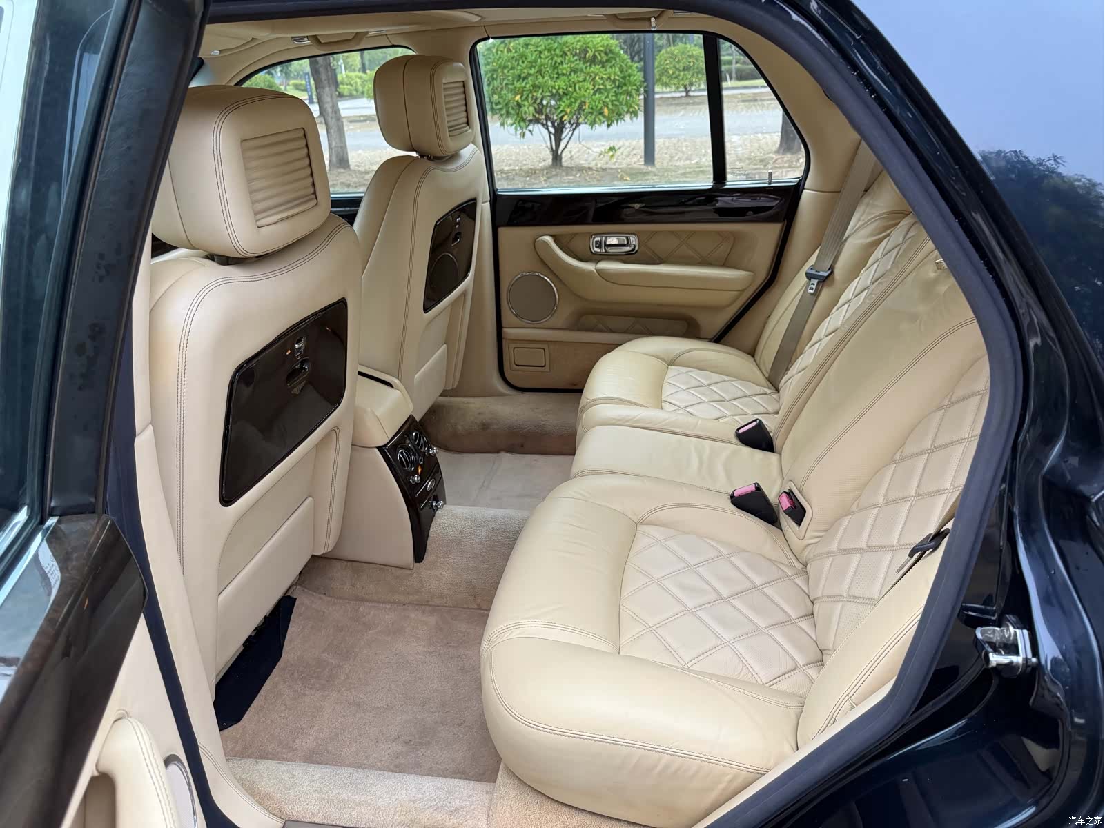 Bentley R, 2005 7