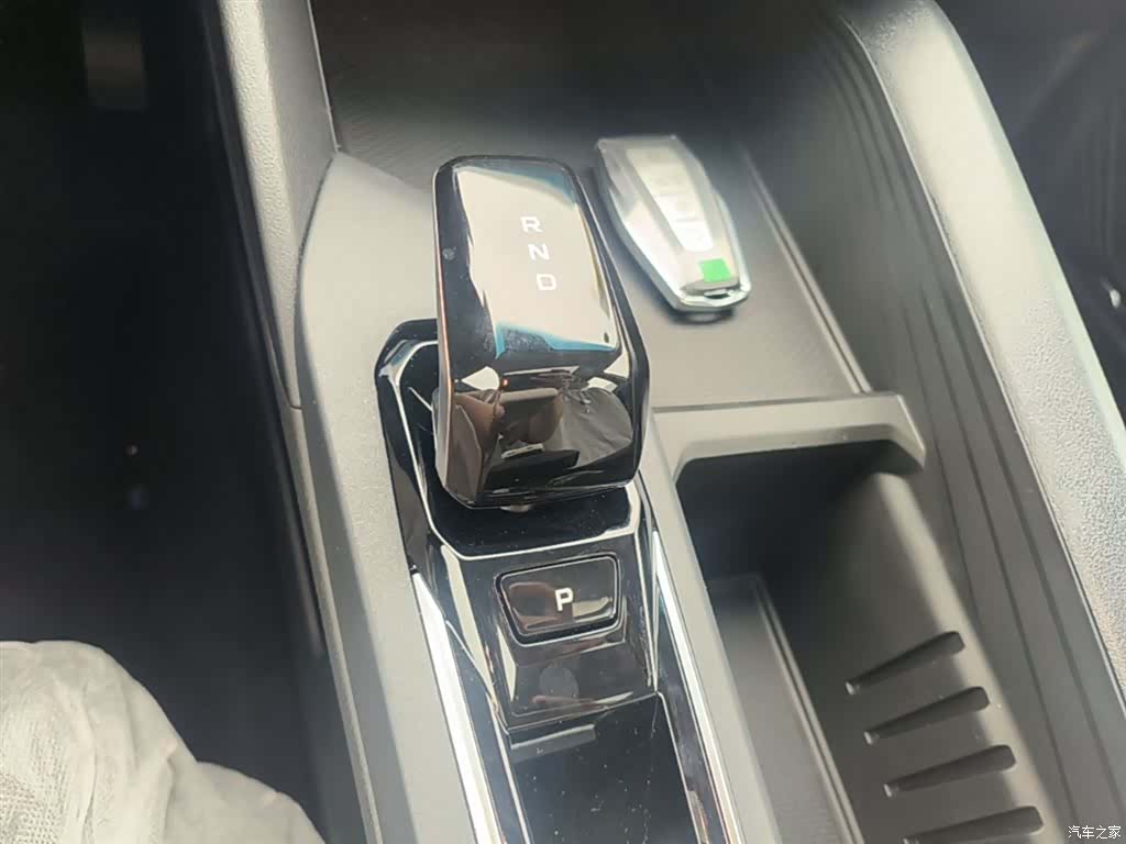 Geely Binray, 2026 14