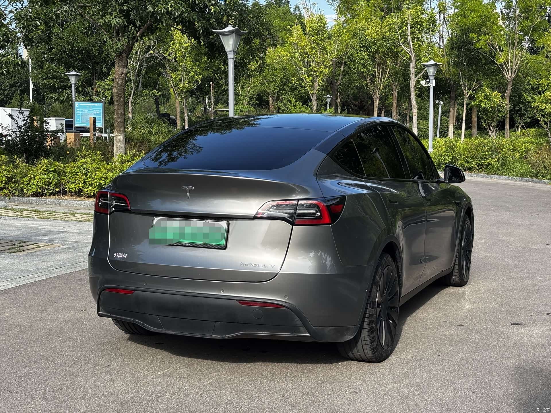Tesla Model Y, 2023 9