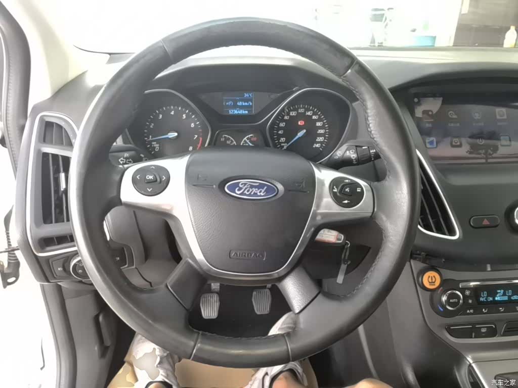 Ford Focus, 2015 11