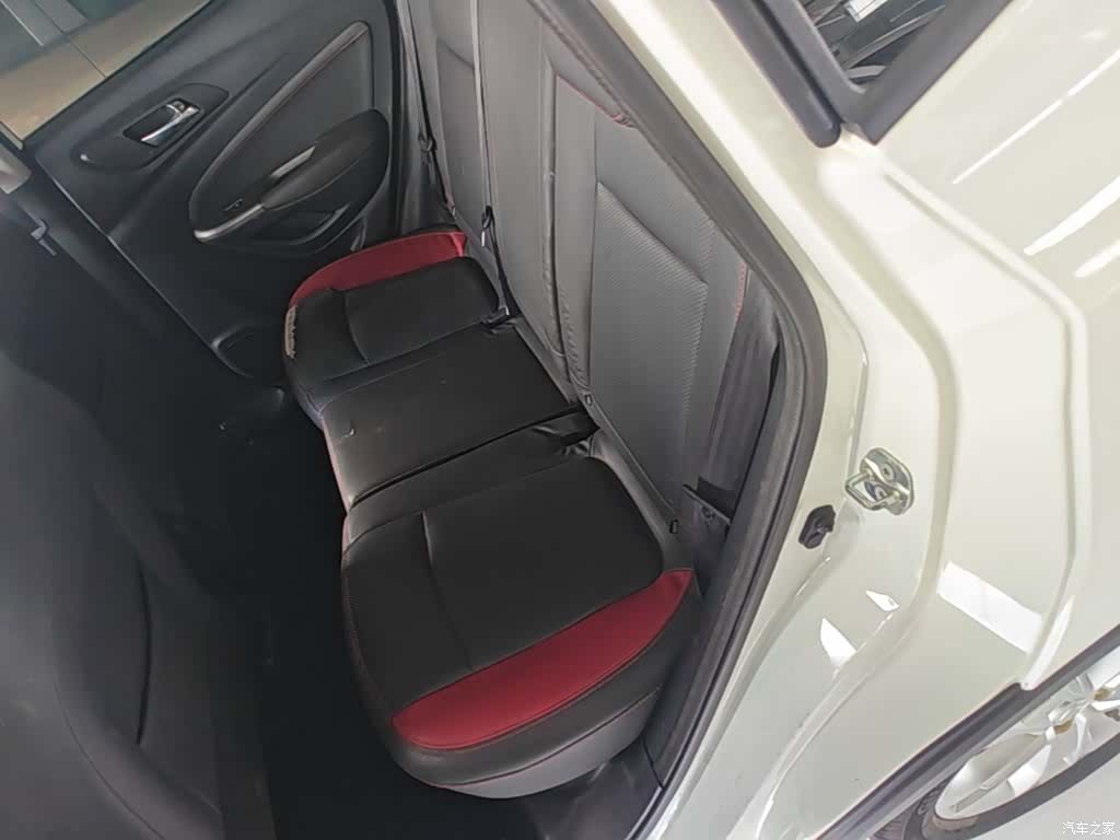 Changan CS15, 2018 13