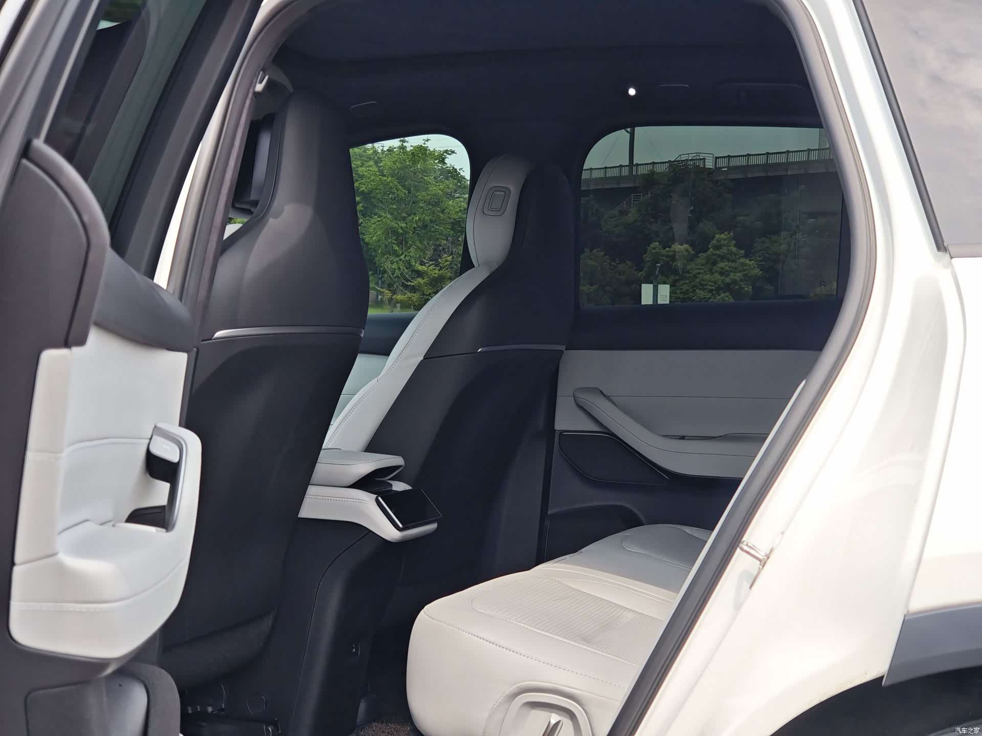 NIO ES6, 2024 10