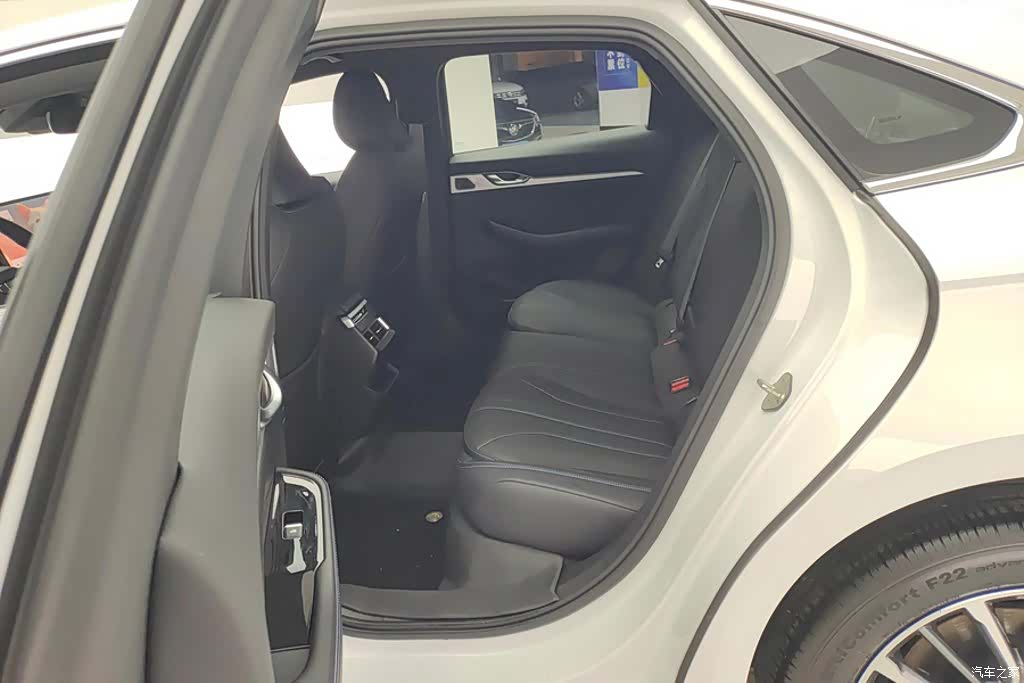 Geely Preface, 2026 11