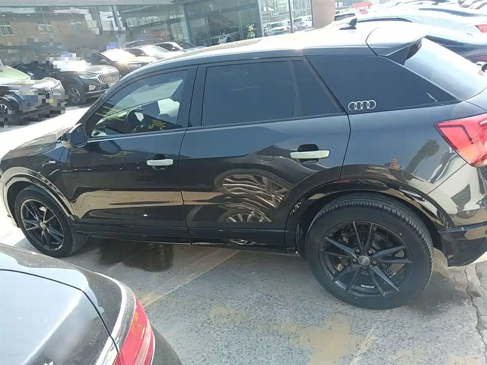 Audi Q2L Audi Q2L