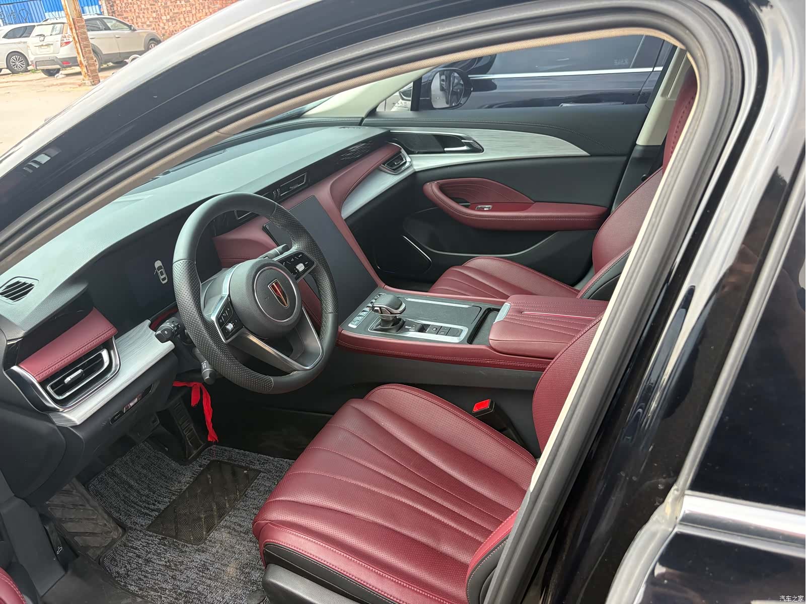 Hongqi H5, 2024 4