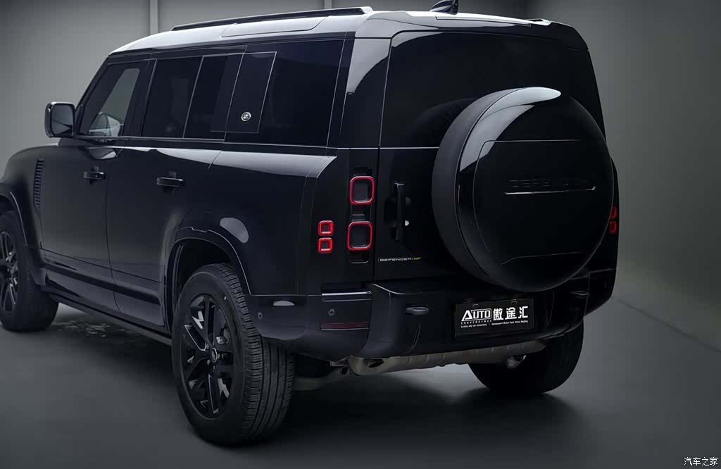 Land Rover Defender, 2023 6
