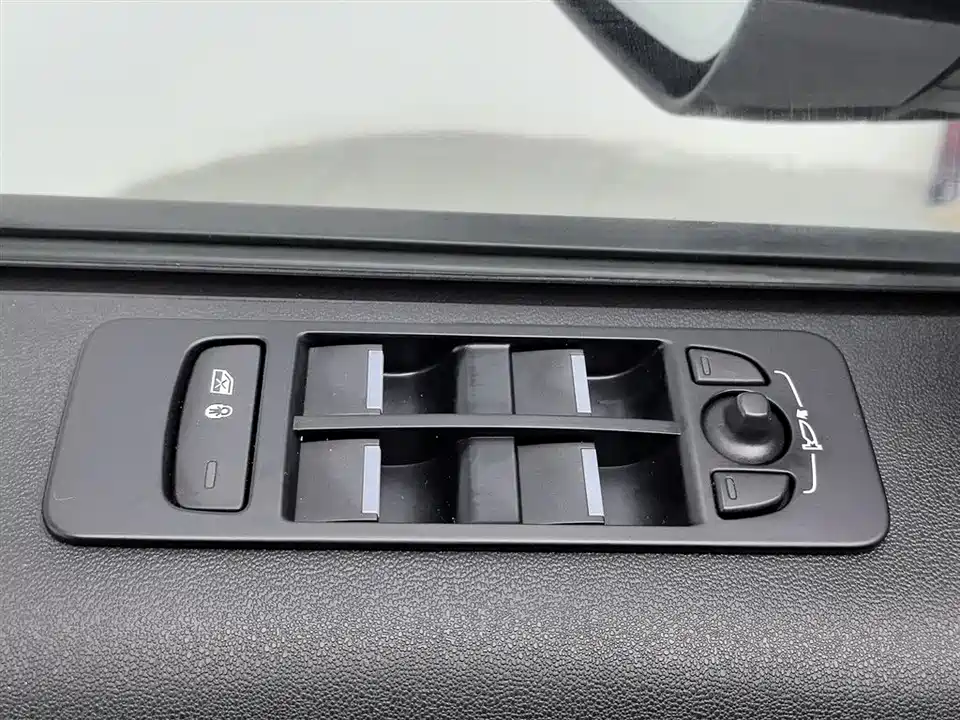 Land Rover Discover sports