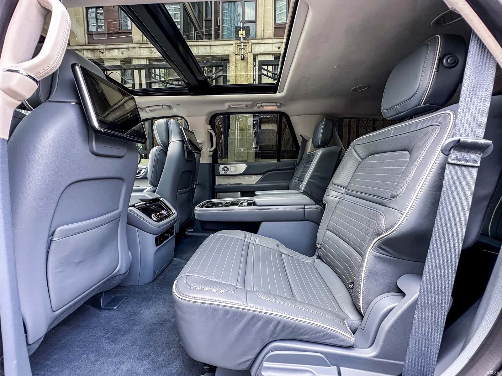 Lincoln Navigator, 2020 6
